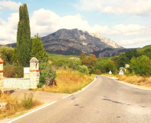 Aix & Marseille: Sainte Victoire Horse Ride, Picnic & Wine - Practical Information and Tips
