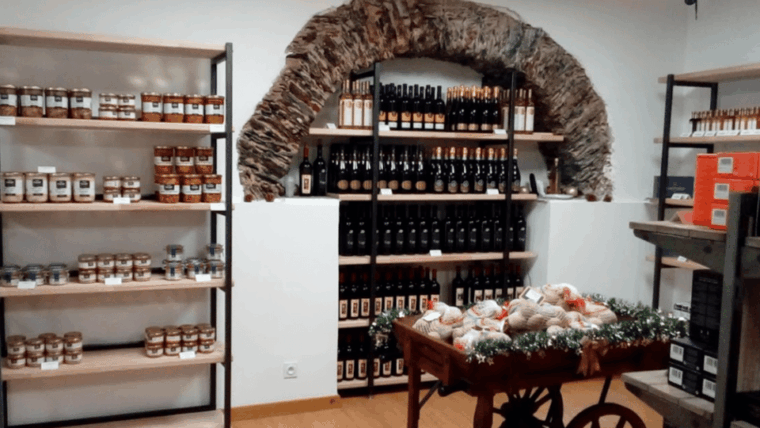 Ajaccio or Bastia Gourmet Food Tour: Enjoy Corsicas Flavors - Exploring the Local Market