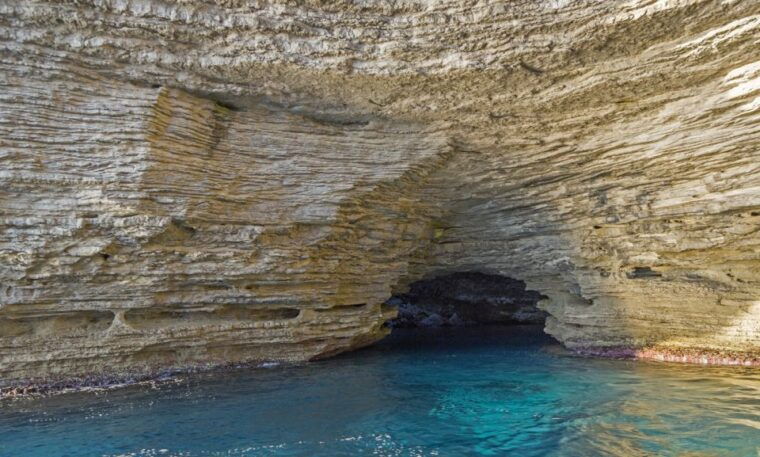 Ajaccio/Porticcio: Lavezzi Islands/Bonifacio Caves Boat Tour - Exploring Bonifacio National Park