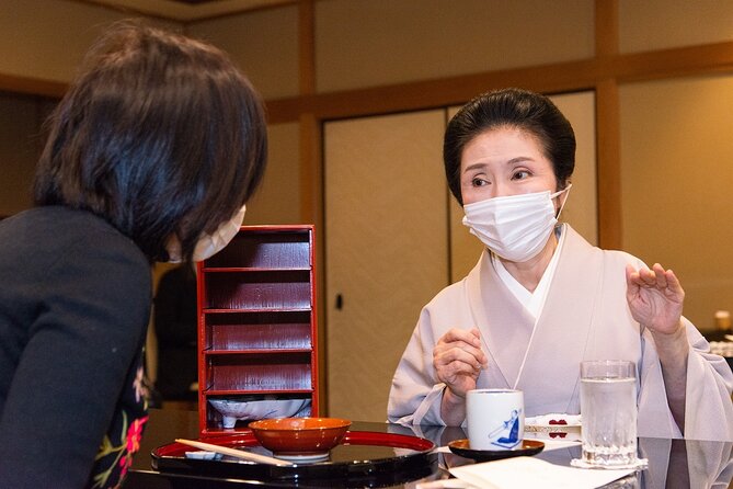 Akasaka Odori Video and Geisha Experience in Luxury Restaurant - Inclusions: Geisha Fee, Lunch, One Drink, and Tea