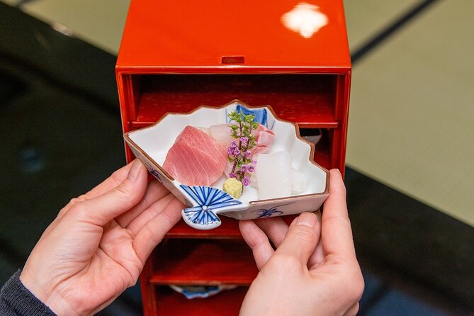 Akasaka Odori Video and Geisha Experience in Luxury Restaurant - Start Time: 12:30 PM