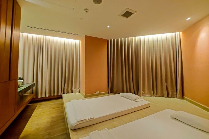 Akee Spa at JC Kevin Sathorn Bangkok hotel - Booking ahead matters more than the posted hours