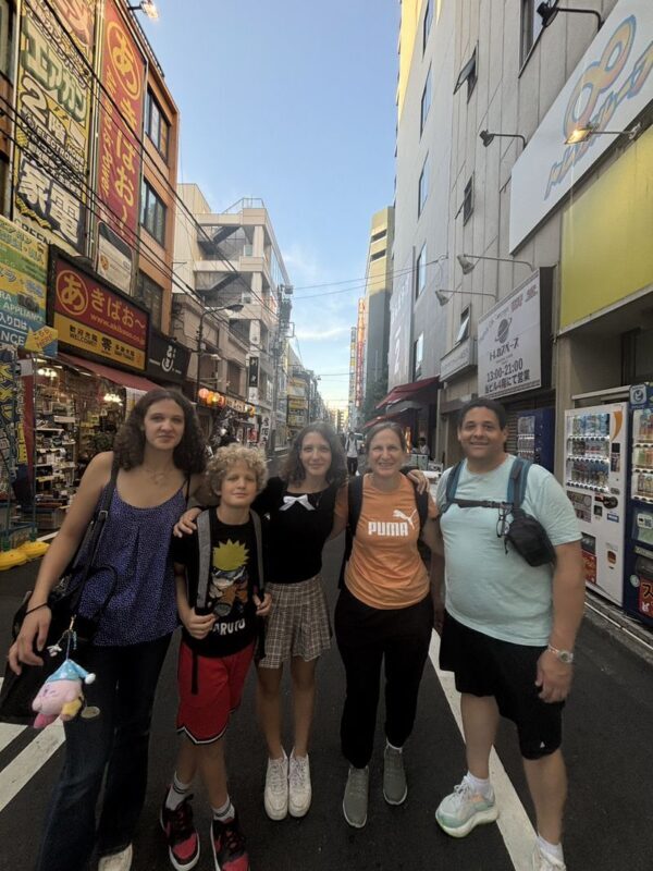Akihabara Half-Day Private Anime & Manga Tour - Who should book this Akihabara tour?