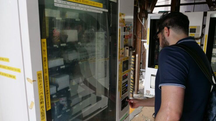 Akihabara's Weirdest Vending Machines! Enjoy Maide Cafe! - Exploring the Hidden Gems of Akihabara