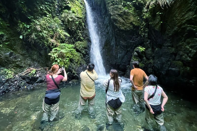 Akiruno Electric Bike & Nature Half-Day Tour - Autumn color, summer water and changing conditions