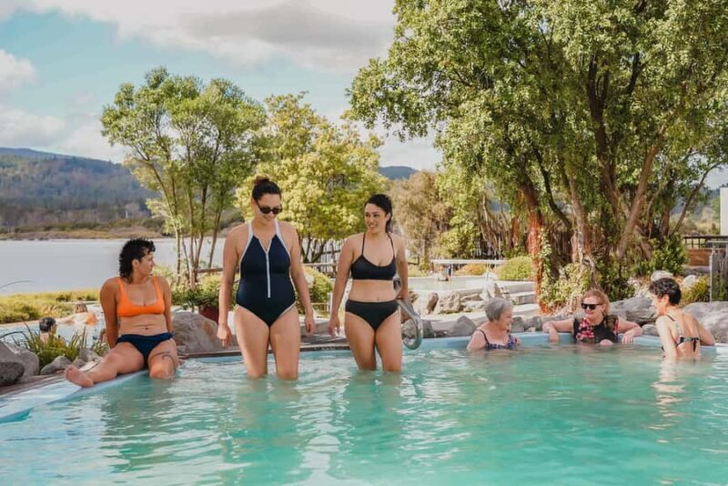 AKL: TE PUIA w buffet, Poly'sian Spa & Blue Springs Day Tour - From Auckland to Rotorua: Setting the Scene