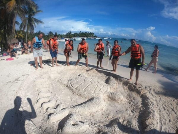 Akumal: Guided Turtle Snorkeling Tour and Pictures - Cancellation and Payment