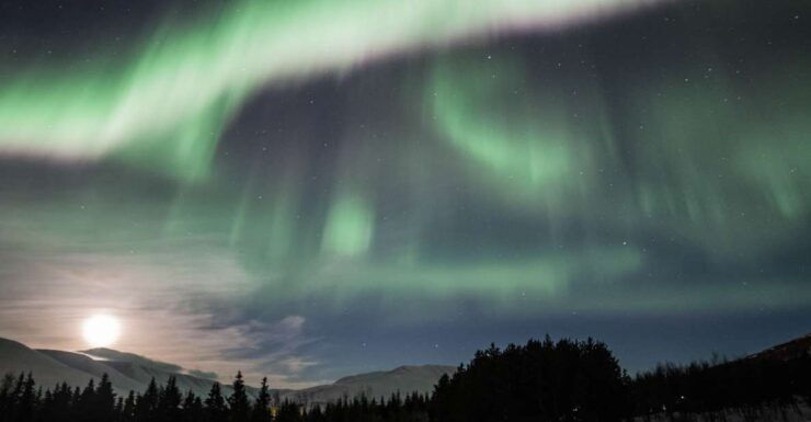 Akureyri: Northern Lights 4WD Day Trip With Hot Chocolate - Experience Highlights