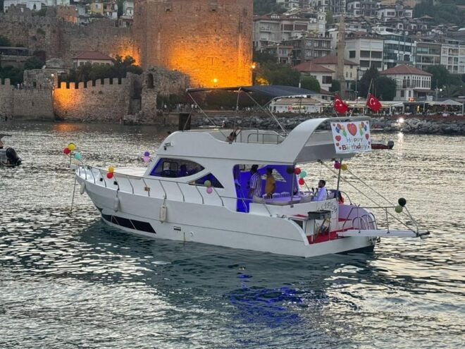 Alanya: 4 Hours Low Priced Luxury VIP Yacht Tour. - Customization Options