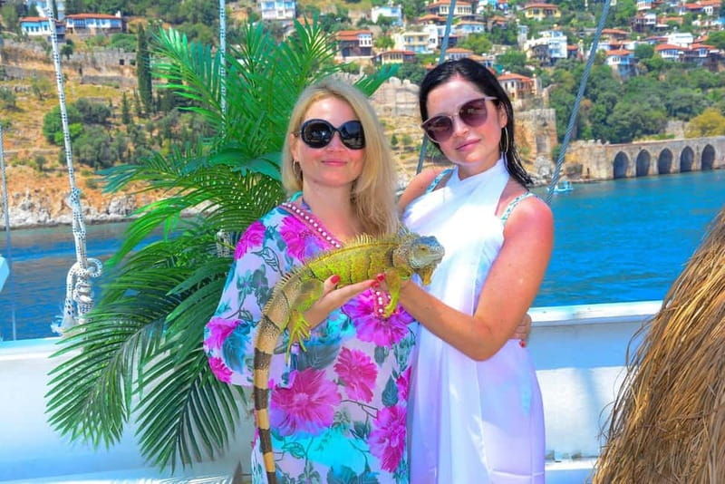 Alanya Boat Tour  Swimming Break,Soft Drinks&Lunch Included - What to Expect on the Alanya Boat Tour