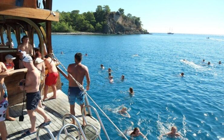 Alanya: Boat Tour With Sunbathing, Swimming & Snorkelling - Activity Overview