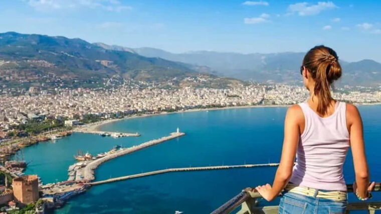 Alanya City Tour: Cleopatra Beach & Optional Cable Car Ride - The Group Dynamic & Guide Experience