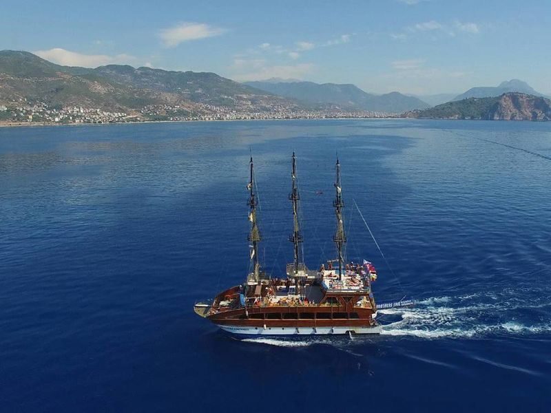 Alanya Full-Day Catamaran Tour with Local Food - Pirate show and foam party: lively, not low-key