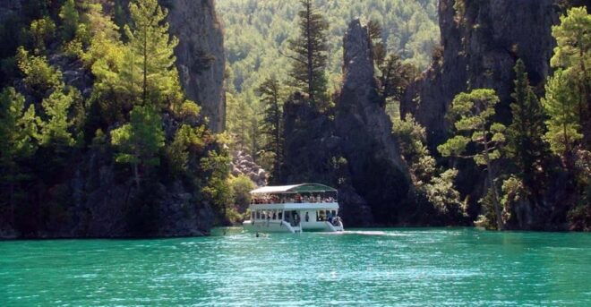 Alanya: Green Canyon Boat Trip With Lunch and Hotel Pickup - Tips for Participants
