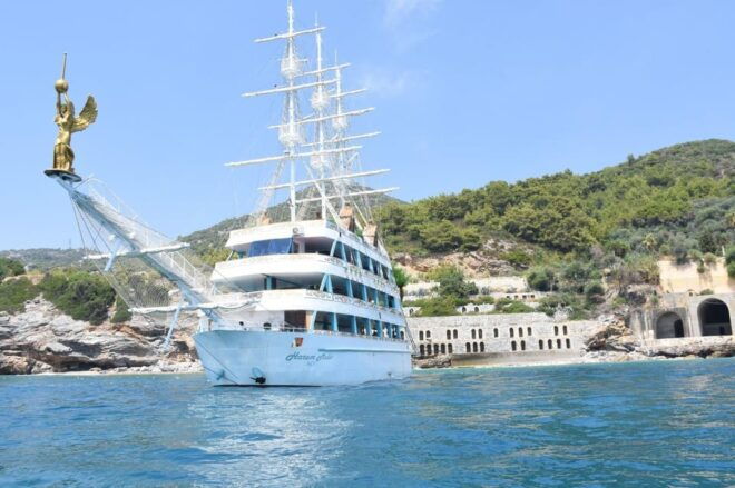 Alanya Harem Maldiv Yacht: Luxury Boat Tour - Inclusions and Amenities