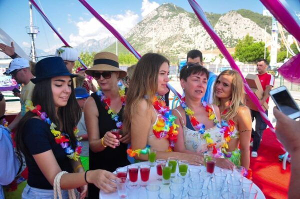 Alanya Harem Maldiv Yacht: Luxury Boat Tour - Tips for a Memorable Tour