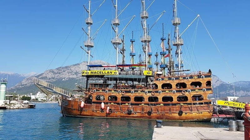 Alanya: Pirate Boat Party with Foam, Disco, Lunch & Drinks - The Foam, Disco, and Party Vibes