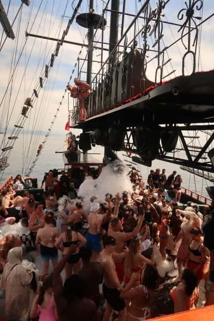 Alanya: Pirate Boat Party with Foam, Disco, Lunch & Drinks - Who Will Enjoy This Experience?