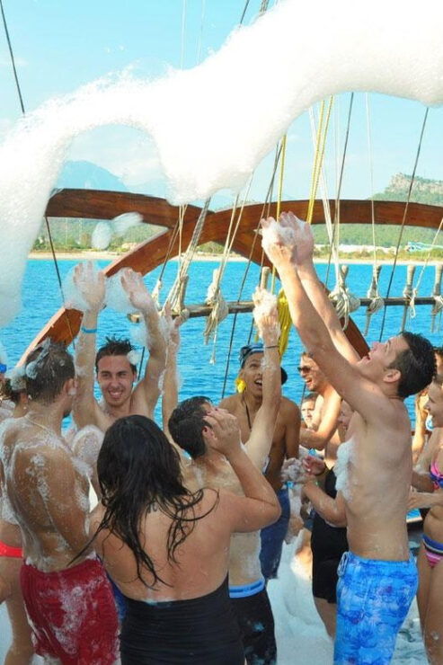 Alanya: Pirate Boat Tour With Lunch and Swimming Stops - Key Points