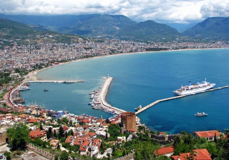 Alanya Pirate Boat Trip with Lunch, Swimming & Foam Party - What the Reviews Tell Us