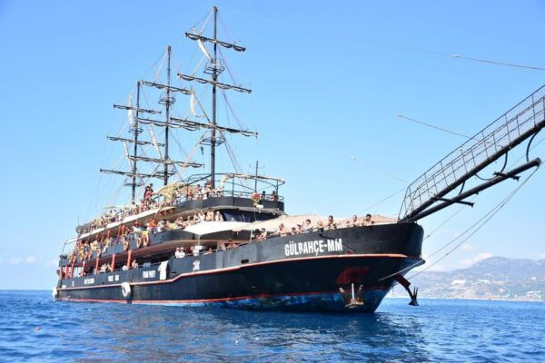 Alanya: Pirate Boat Trip With Optional Pick up and Lunch - Important Information