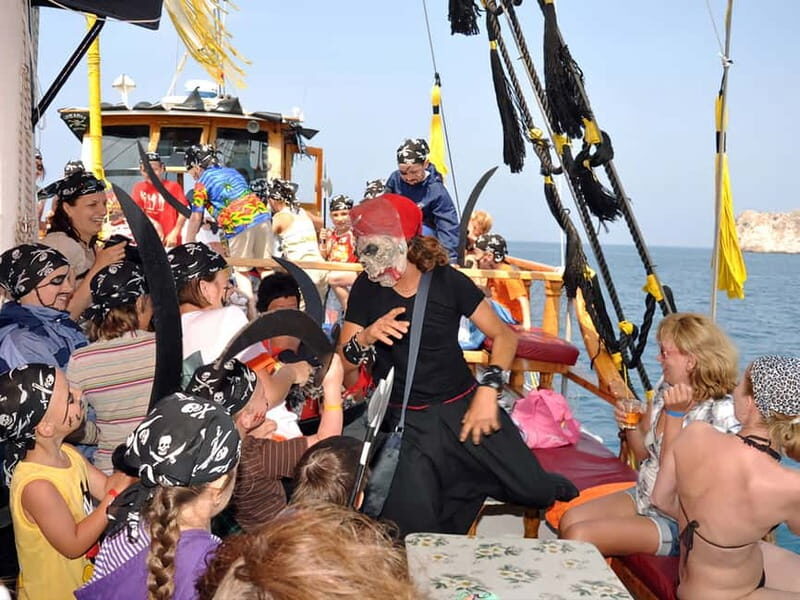 Alanya: Pirate Boat with Lunch and Unlimited Drinks - The Itinerary Breakdown