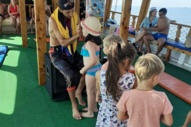 Alanya: Pirate Ship Cruise With Food and Swimming Stops - Participant Information