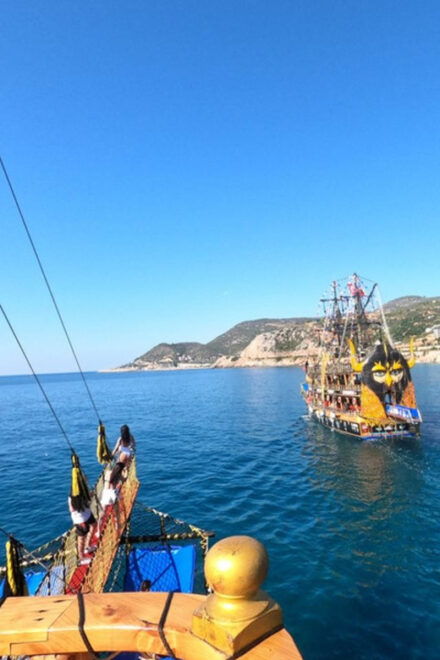 Alanya: Pirates Boat Trip With Lunch and Hotel Pickup - Experience Highlights