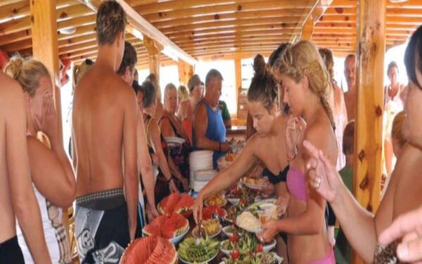 Alanya: Pirates of Alanya Boat Tour With Lunch and Drinks - What to Bring