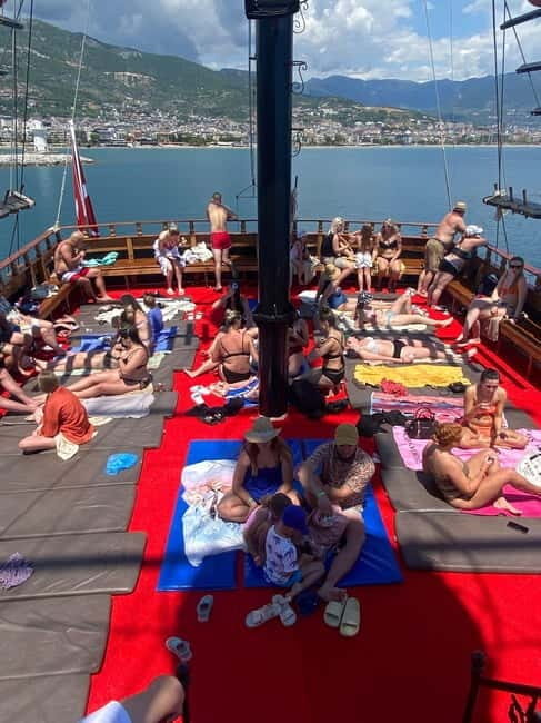 Alanya Relax Boat Tour with Caretta and Dolphin View - A Deep Dive into the Experience