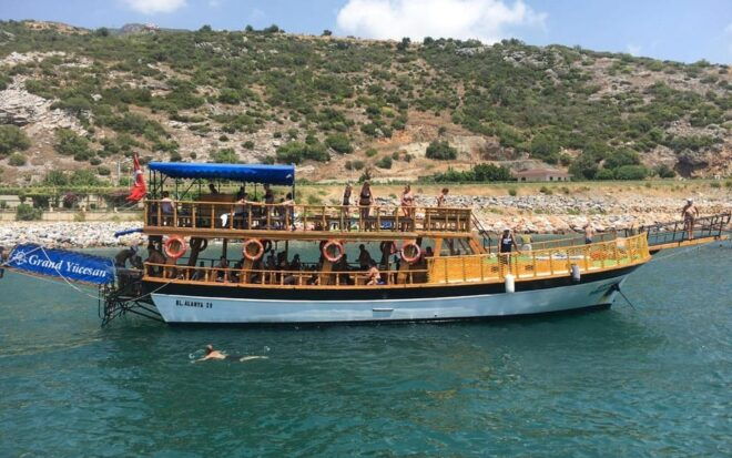 Alanya Relaxing Family Boat Tour Without Foam And Loud Music - Onboard Amenities