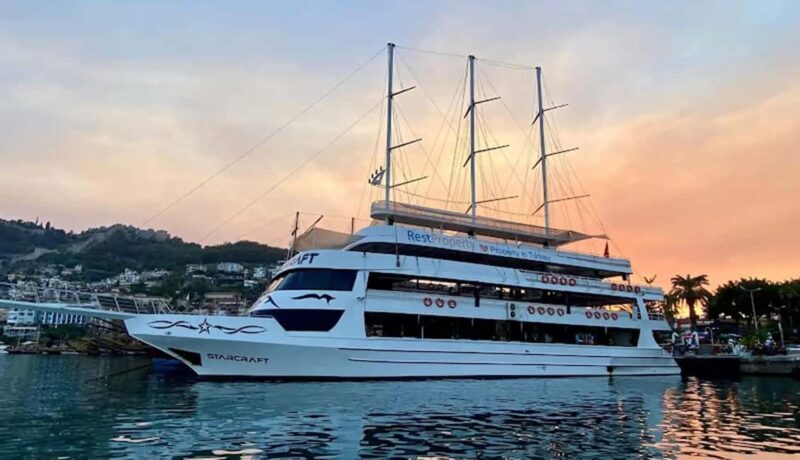 Alanya/Side: Starcraft Boat Trip w/ Unlimited Beer and Wine - The Experience: What You Can Expect from the Tour