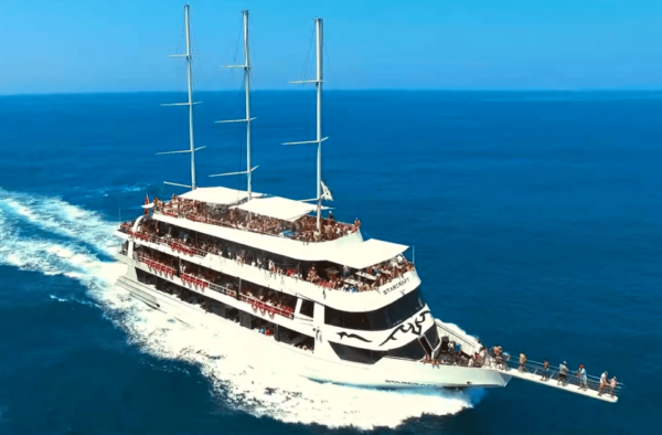 Alanya: Starcraft Yacht Tour With Lunch, Swimming, & DJ - What to Bring