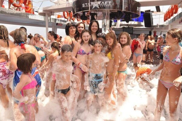 Alanya: Starcraft Yacht Tour With Lunch, Swimming, & DJ - Frequently Asked Questions
