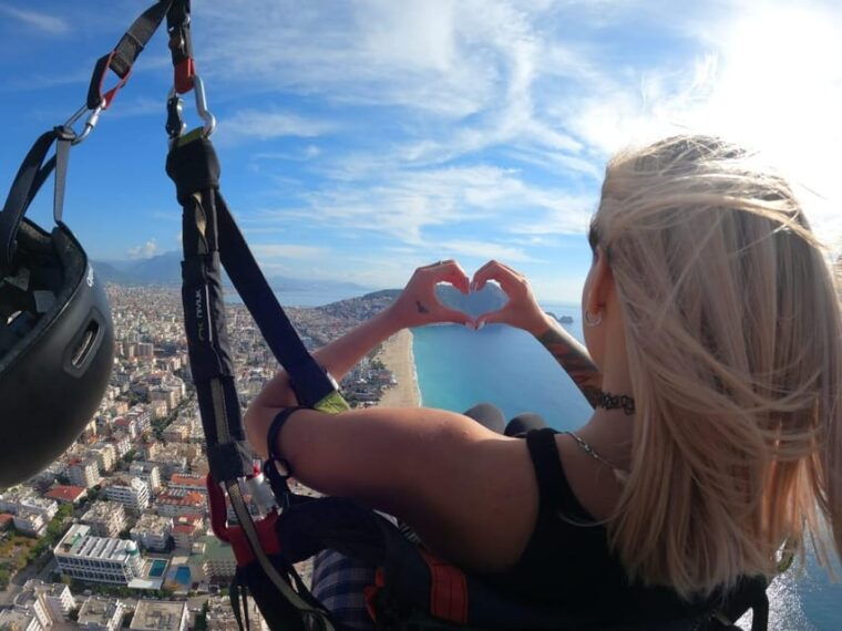 Alanya: Tandem Paragliding Flight to Cleopatra Beach - The View and the Experience