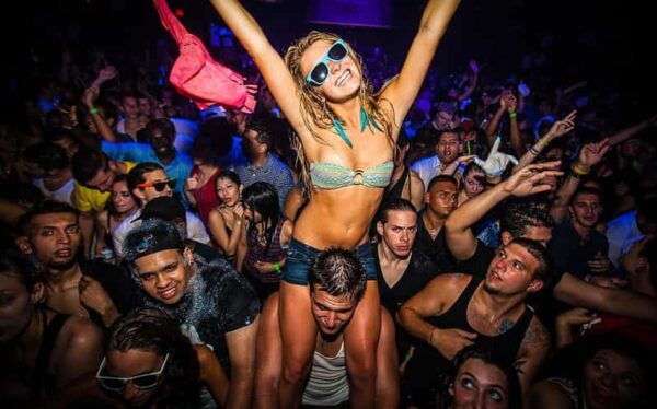 Alanya: Transfer to the Night Disco Boat Tour & Foam Party - Booking Process