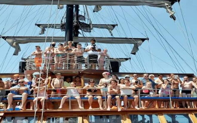 Alanya:Catamaran Tour With Lunch&Soft Drinks Animation Shows - Exclusions to Consider