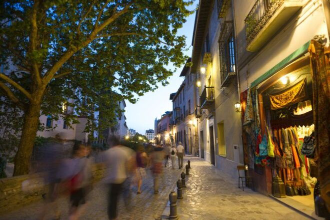 Albaicin and Sacromonte Evening Walking Tour - Sacromonte District