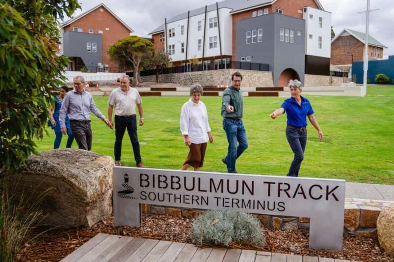 Albany: Guided Walking Tour with Wine Tasting - Good To Know