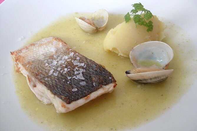 Albariño Wine, Gourmet Gastronomy, and Luxus Hotel in Rías Baixas - Common Questions
