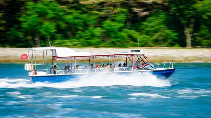 Albatross Hop-On Hop-Off Speedboat Pass - A short ride with two very different sides