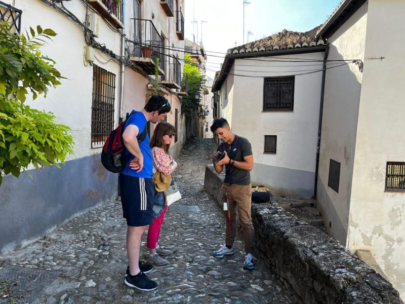 Albayzín: Granada Albayzín Tour With Food Tasting - Tour Overview
