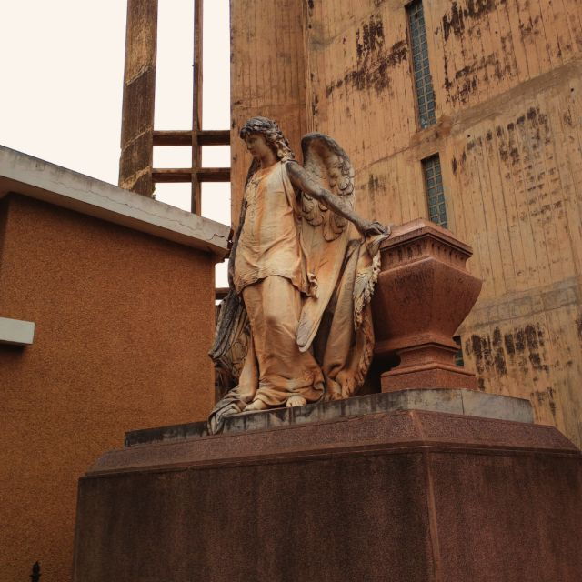 Alberdi Neighborhood: Revolutionary Identities Walking Tour - Experience Highlights