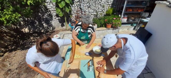 Alberobello Guided Tour With Cooking Show and Light Lunch - Tour Experience
