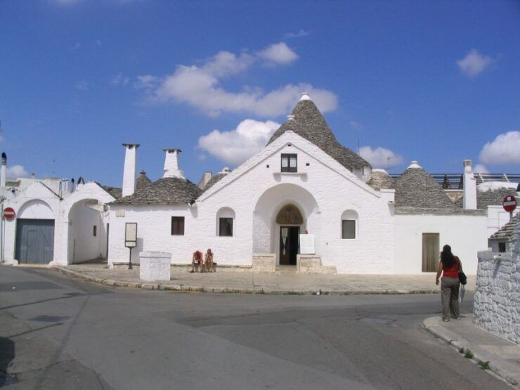 Alberobello: History Walking Tour With Olive Oil Tasting - Experience Highlights