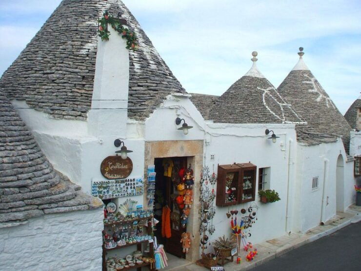 Alberobello's Trulli: 2-Hour Guided Walking Tour - Tour Duration and Multilingual Guides