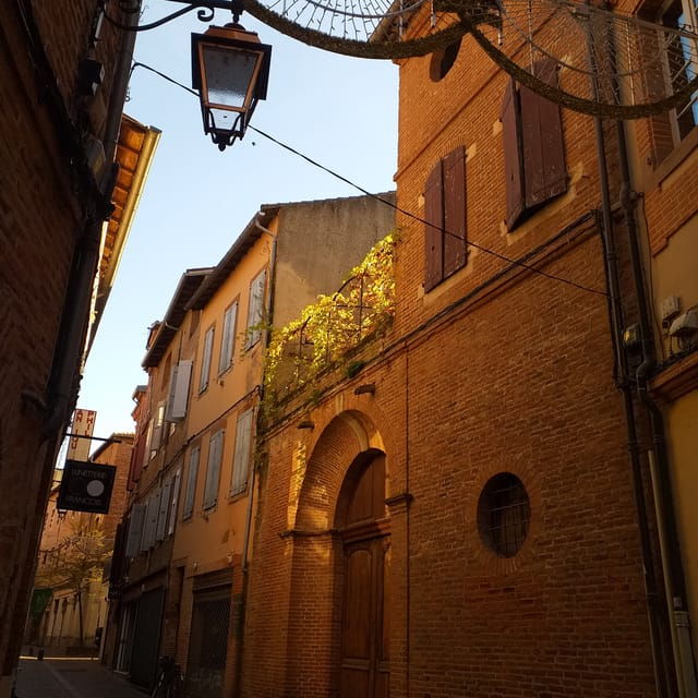 Albi: Guided City Food Tour With Food Tastings and Drinks - Meeting Point Information