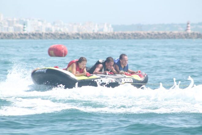 Albufeira: 10-Minute Crazy-Cookie Boat Ride - Group Size Limit