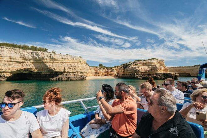 Albufeira: 2.5-Hour Caves & Dolphin Watching Boat Tour - Customer Reviews