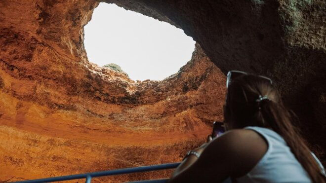Albufeira: 2.5-Hour Dolphin Watching and Caves Trip - Review Summary